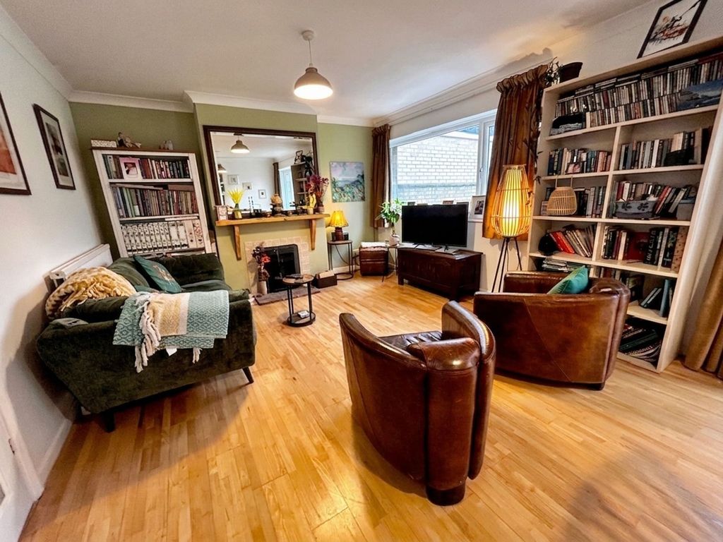 Property photo 2 of 18