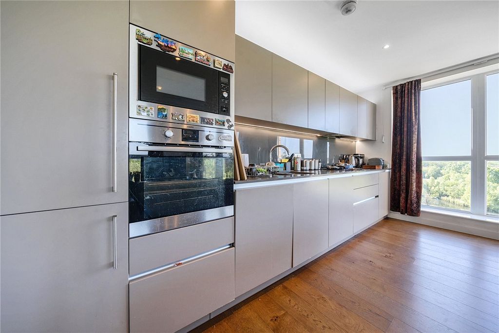 Property photo 3 of 14 Picture No. 10