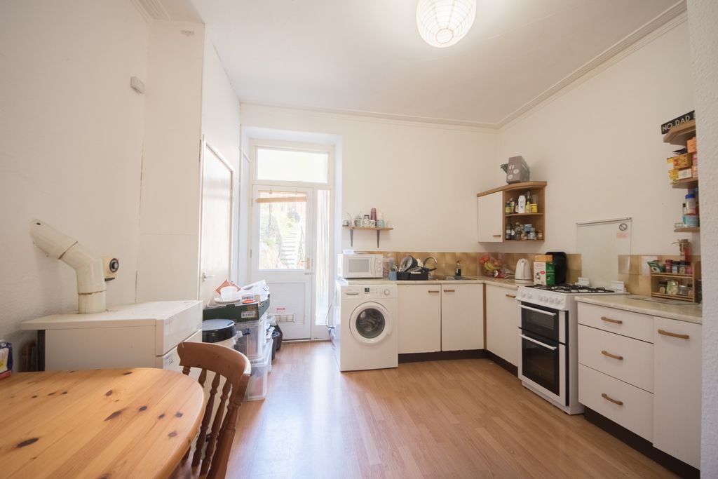 Property photo 3 of 5 Kitchen