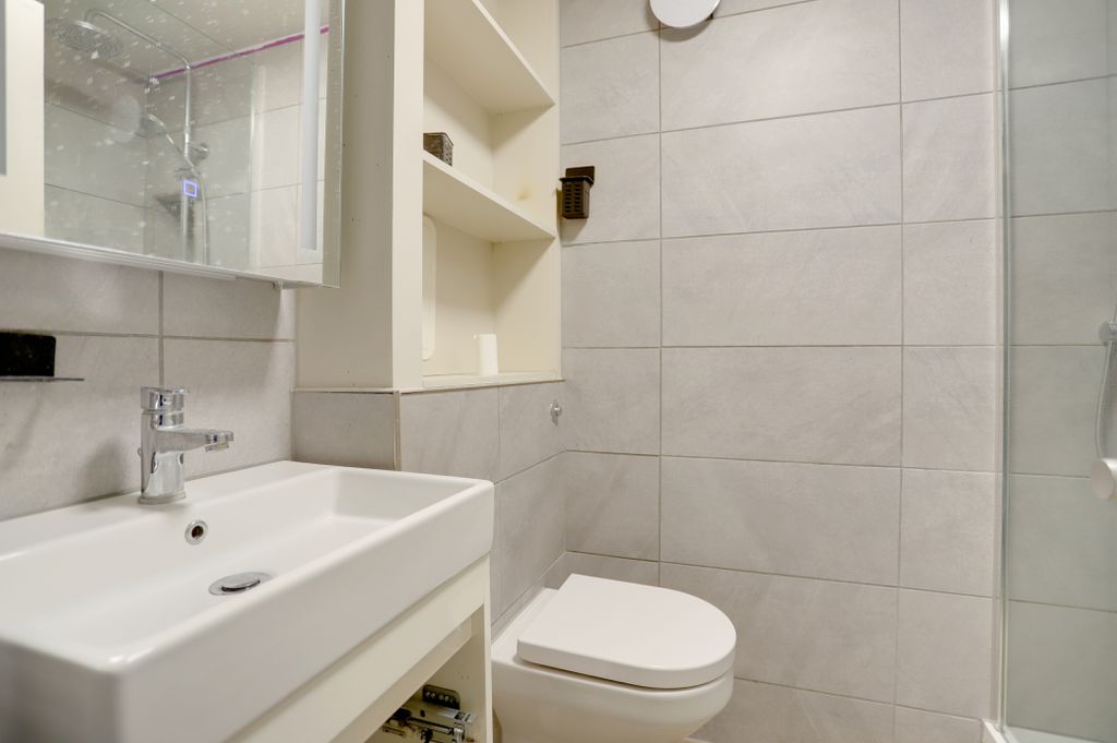 Property photo 3 of 5 Img_9728-Img_9730