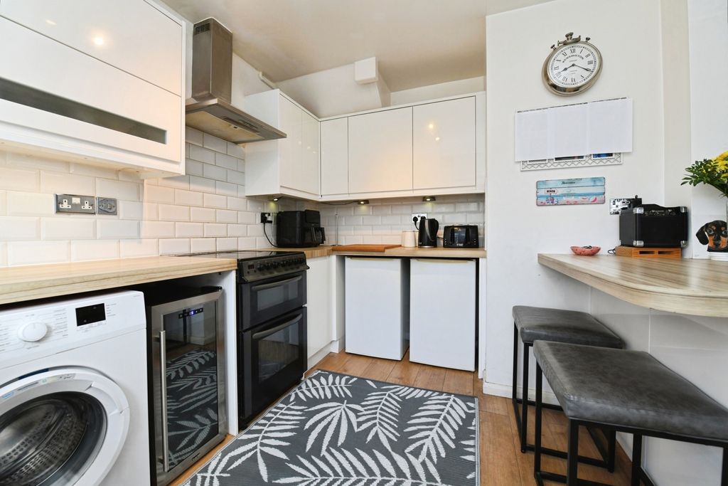 Property photo 2 of 12 Pbox-Img.Jpg