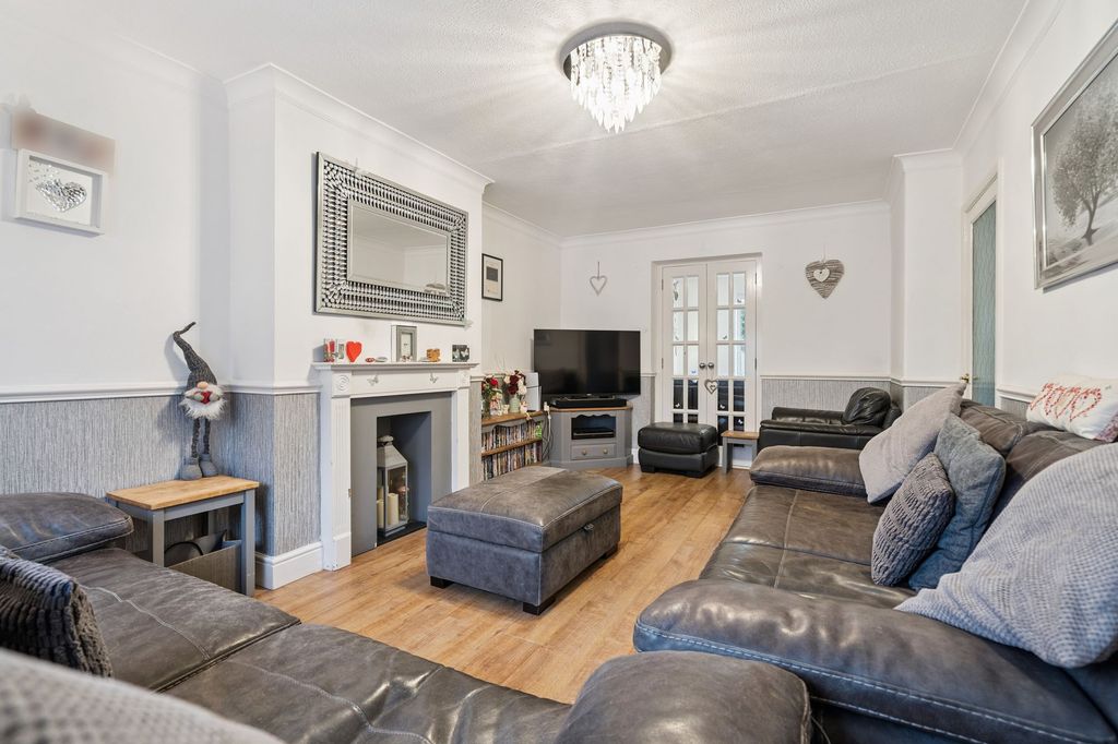 Property photo 3 of 26