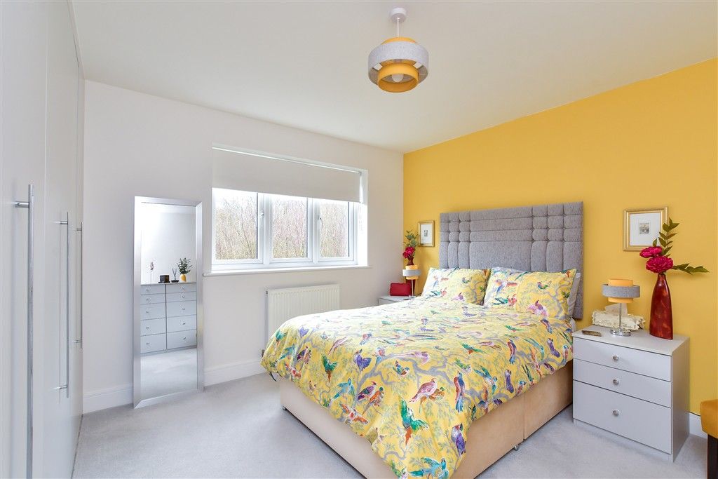 Property photo 1 of 14 Bedroom 1