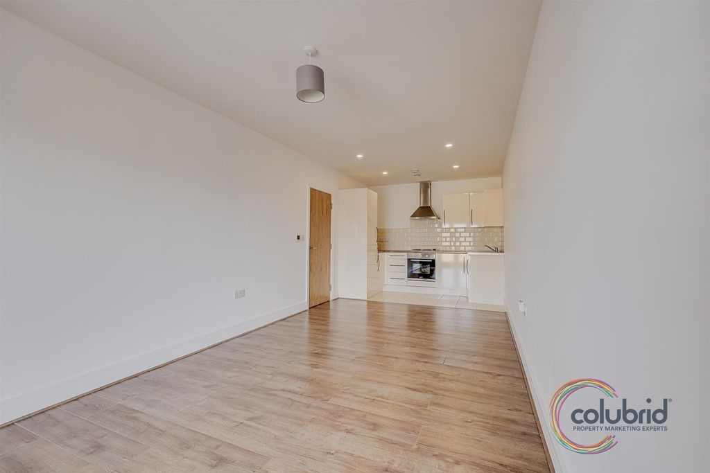 Property photo 3 of 21