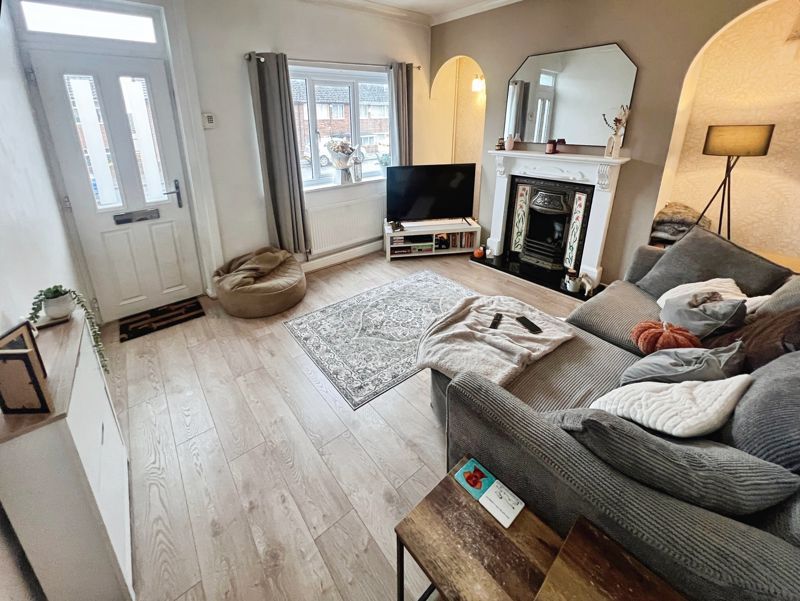 Property photo 2 of 9 Lounge