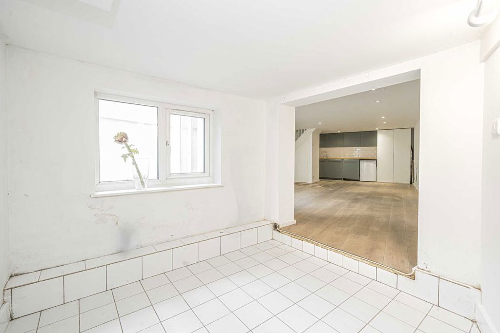 Property photo 3 of 4