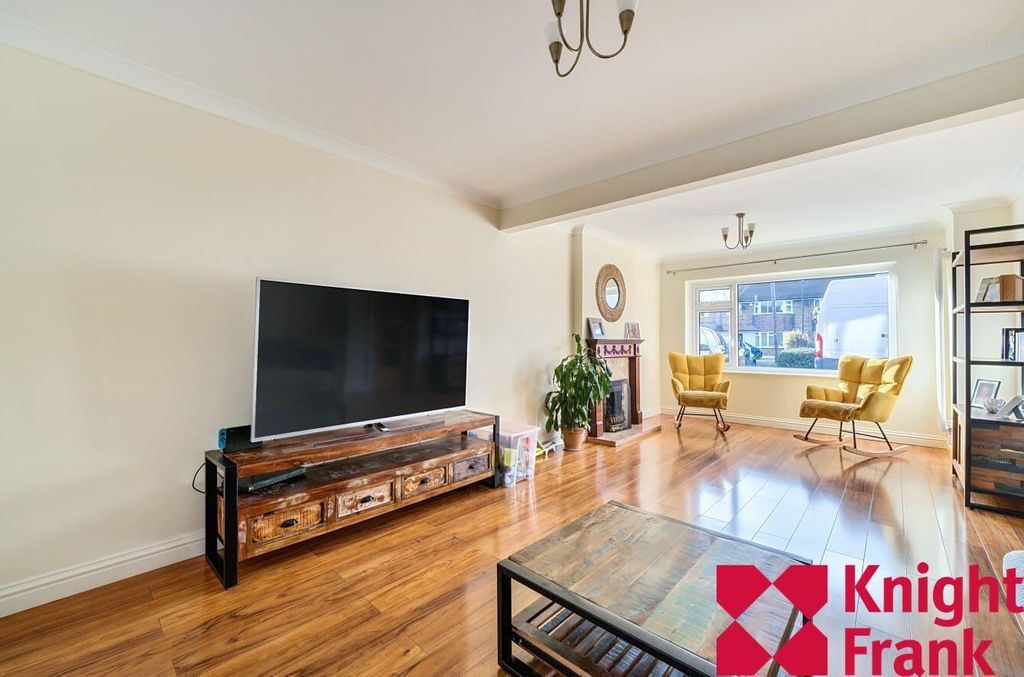 Property photo 2 of 8 Image