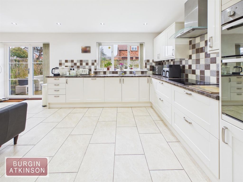 Property photo 2 of 25 Cam01619G0-Pr0188-Still007.Jpg