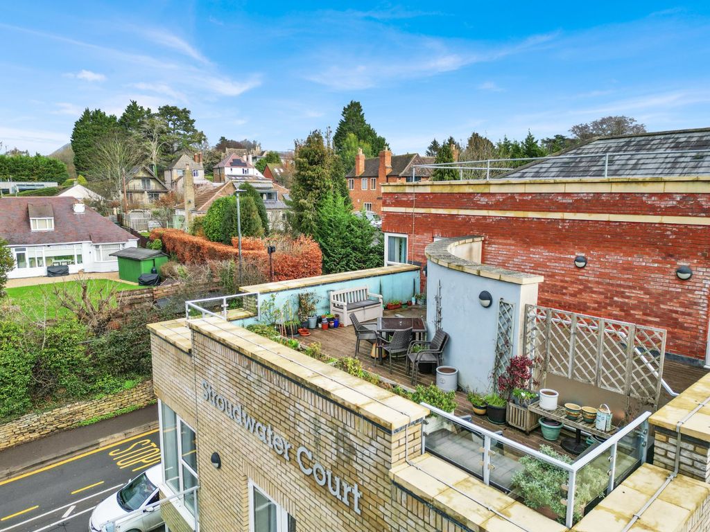 Property photo 3 of 22 Terrace