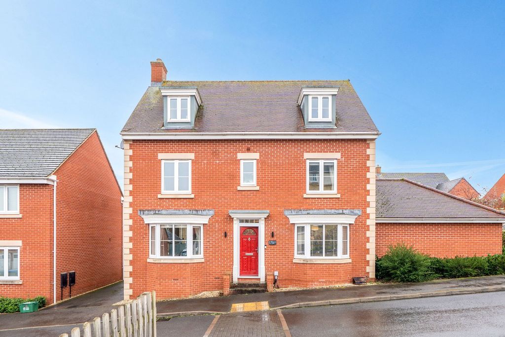 Property photo 1 of 21