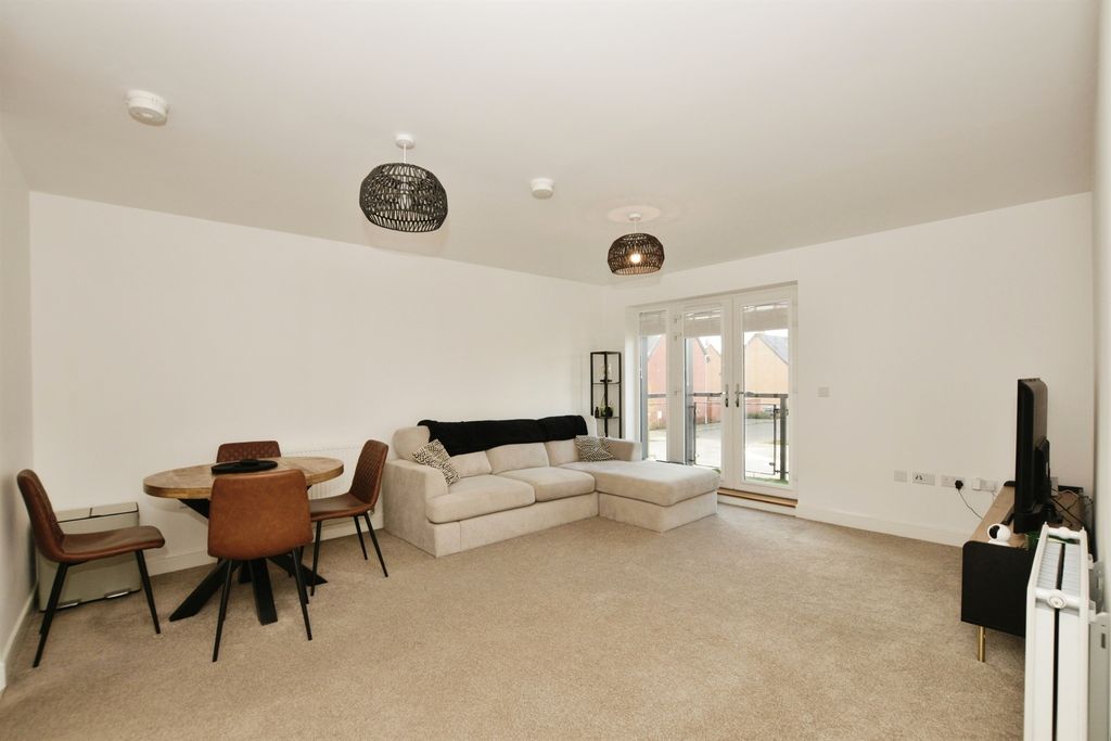 Property photo 3 of 12 Image