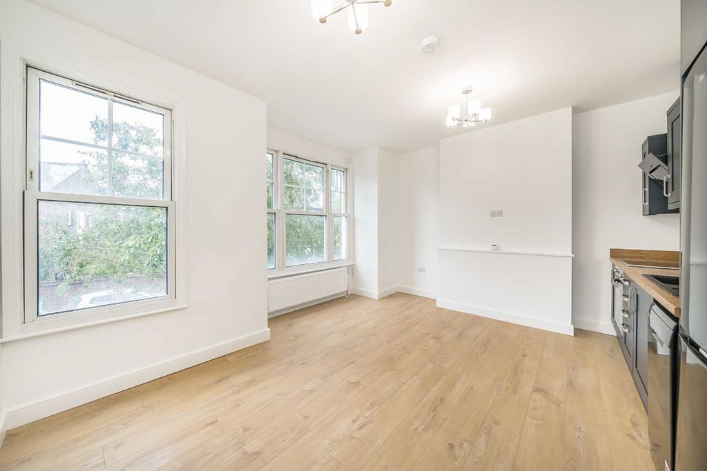 Property photo 1 of 4