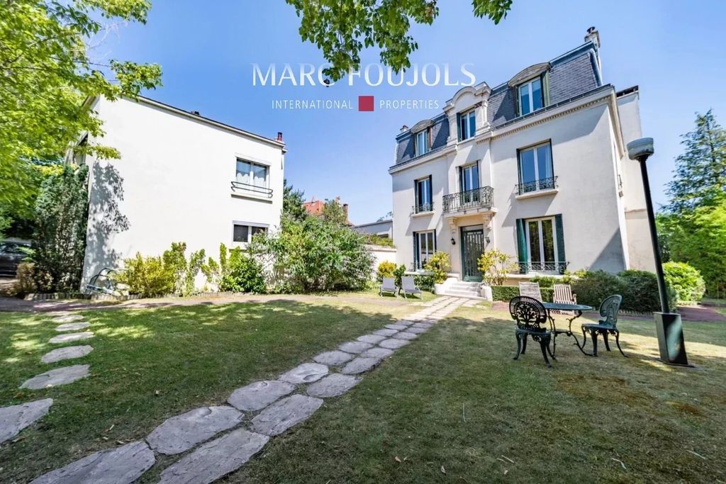 Property photo 1 of 18 Suresnes - Maison Familial 10 Pièces De 370 m² Avec Annexe Et Jardin 1000 m²