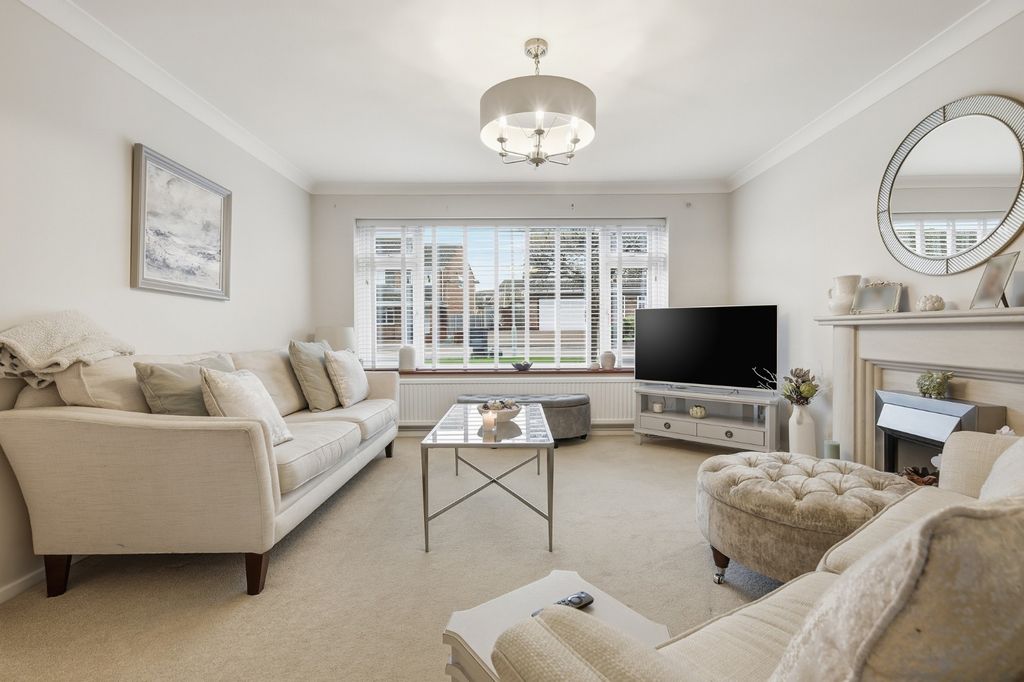 Property photo 3 of 27 4799785