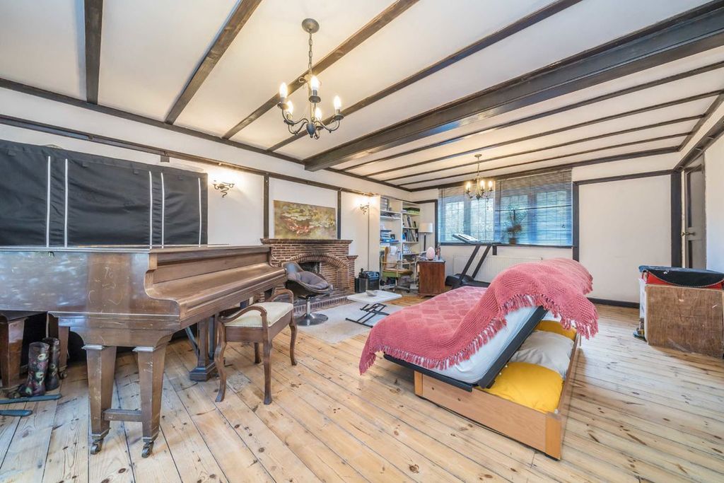 Property photo 3 of 9