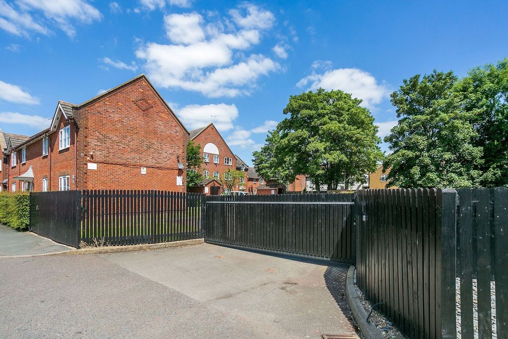 Property photo 2 of 15