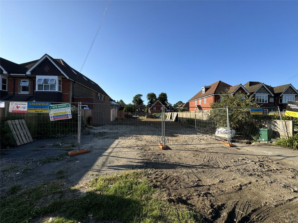 Property photo 2 of 5 Picture No. 05