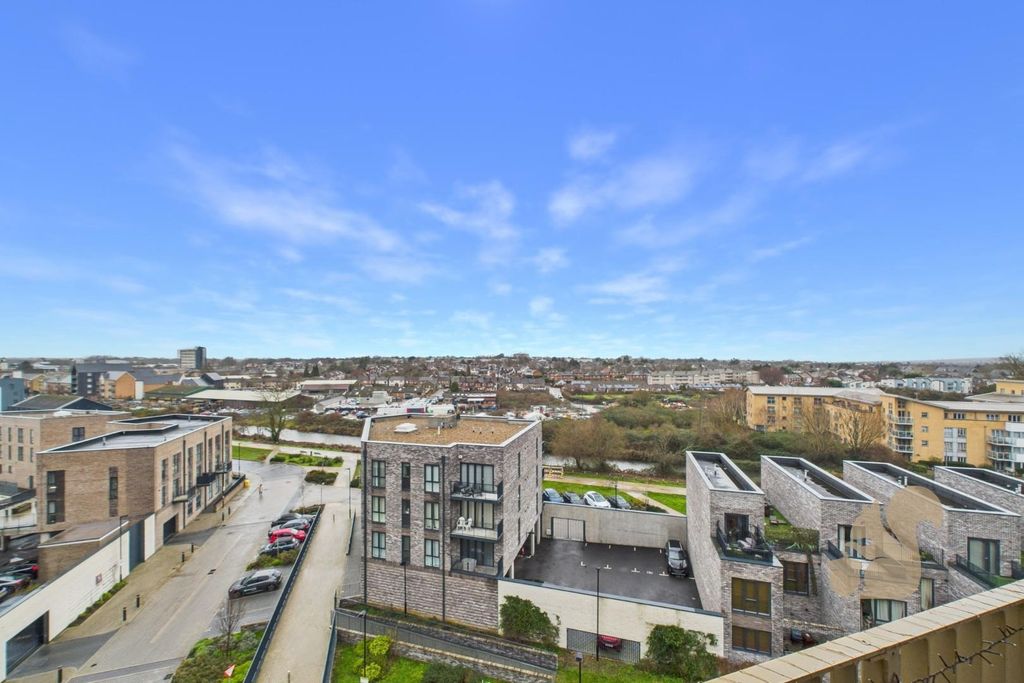 Property photo 2 of 12 Cam01814G0-Pr0063-Still014.Jpg