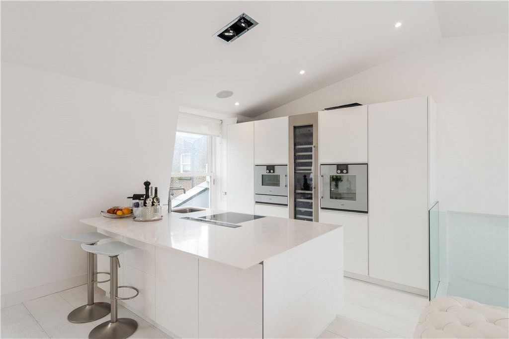 Property photo 3 of 8 Image