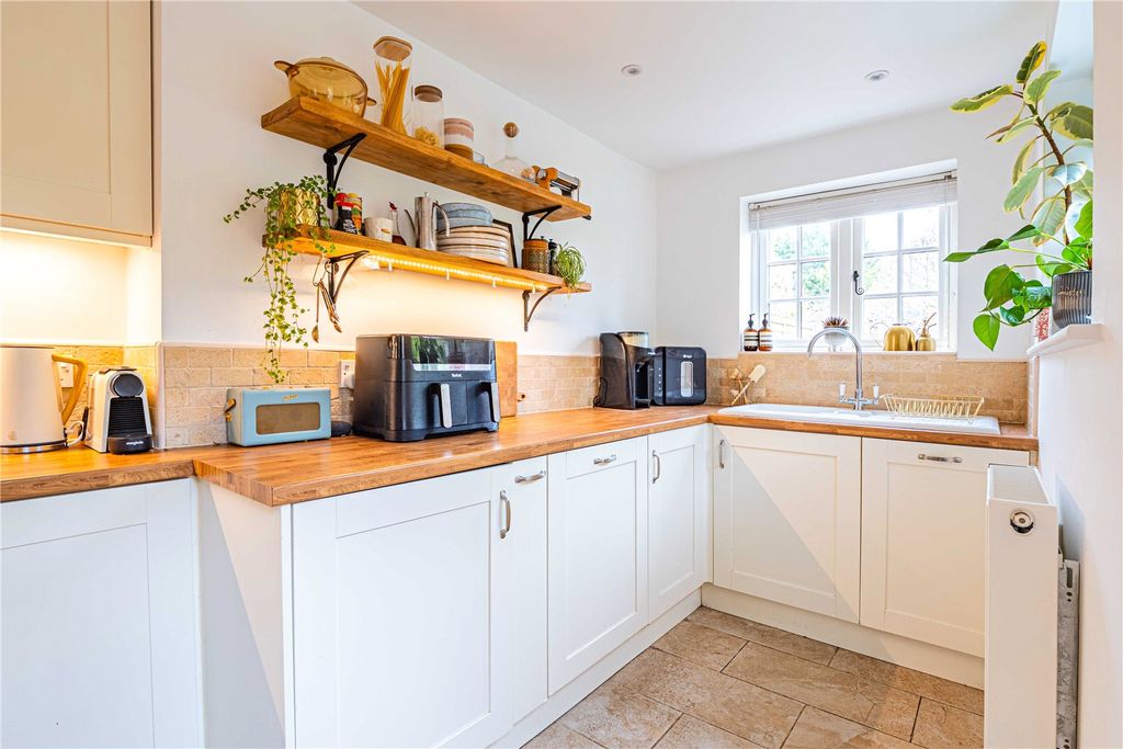 Property photo 2 of 21 Picture No. 05