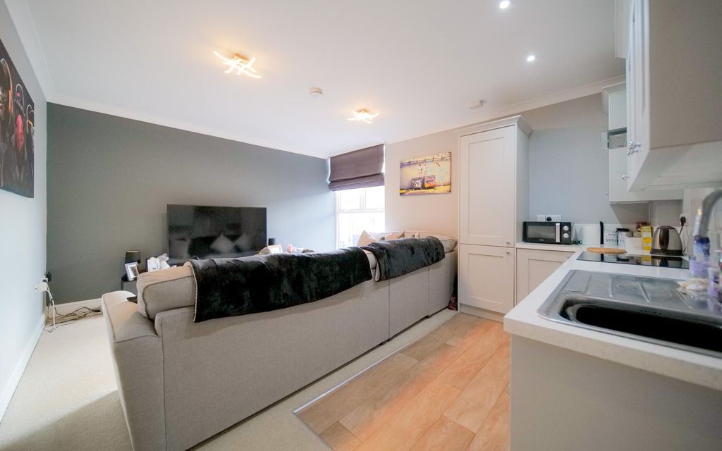 Property photo 3 of 6 P1069788.Jpg