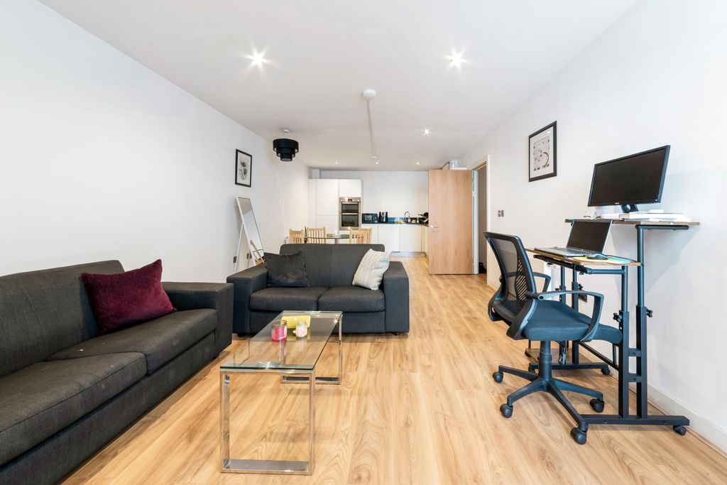 Property photo 3 of 11