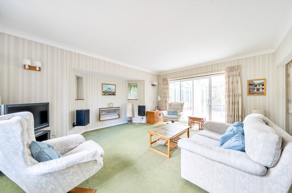 Property photo 2 of 21 1510962-10-6A86Db...