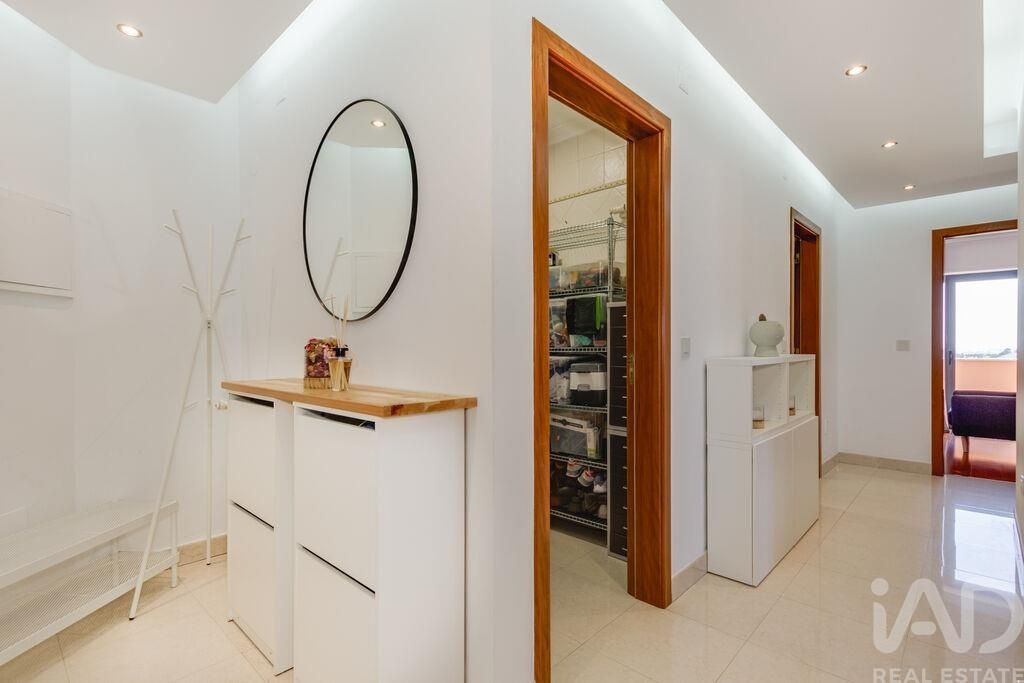 Property photo 3 of 40