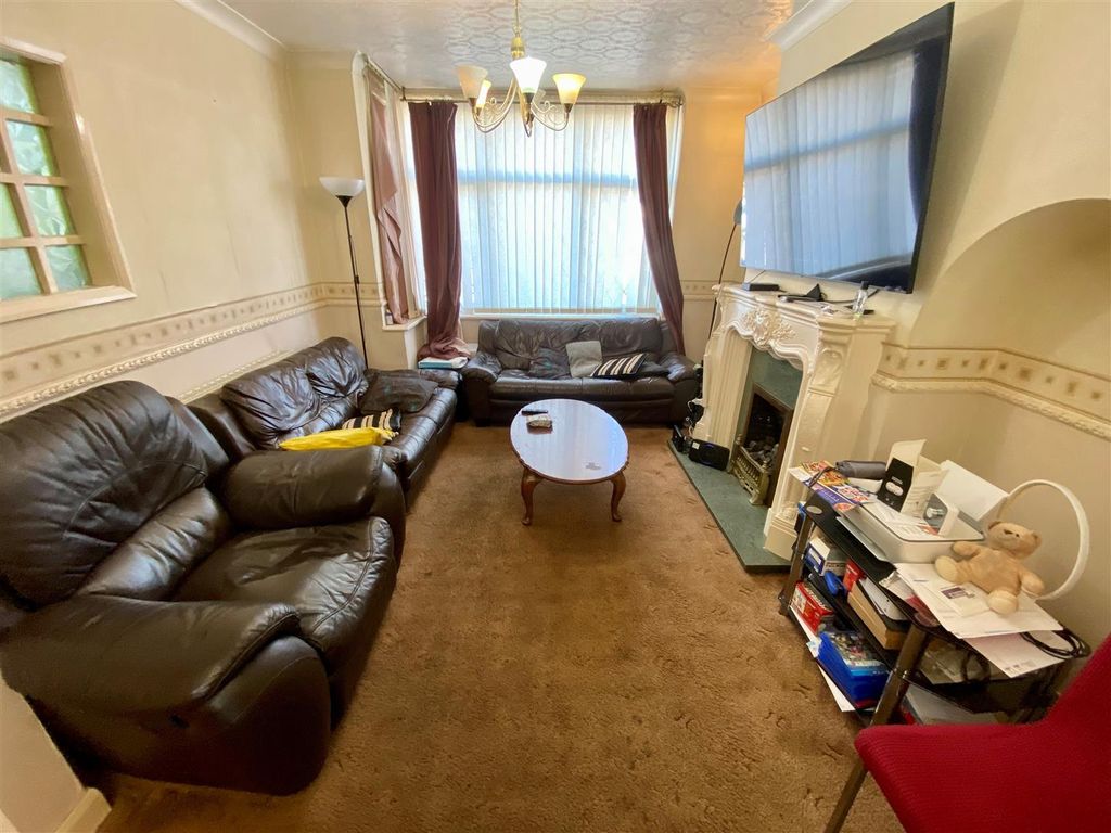 Property photo 3 of 12