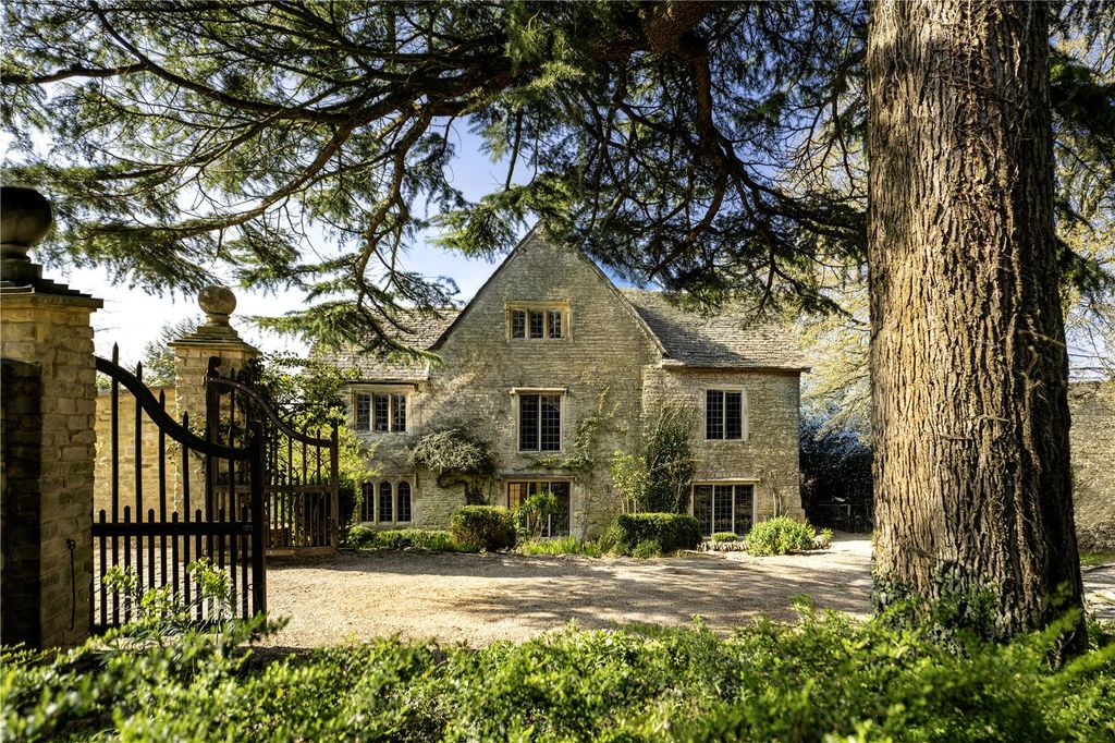 Property photo 2 of 27 The Manor House
