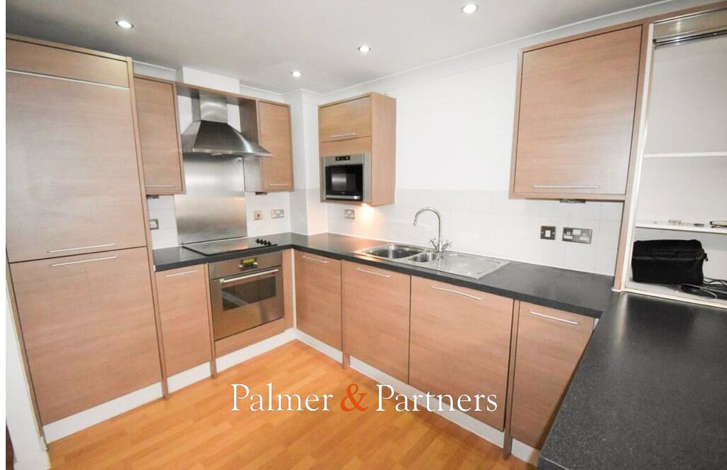 Property photo 2 of 13 Picture No. 11