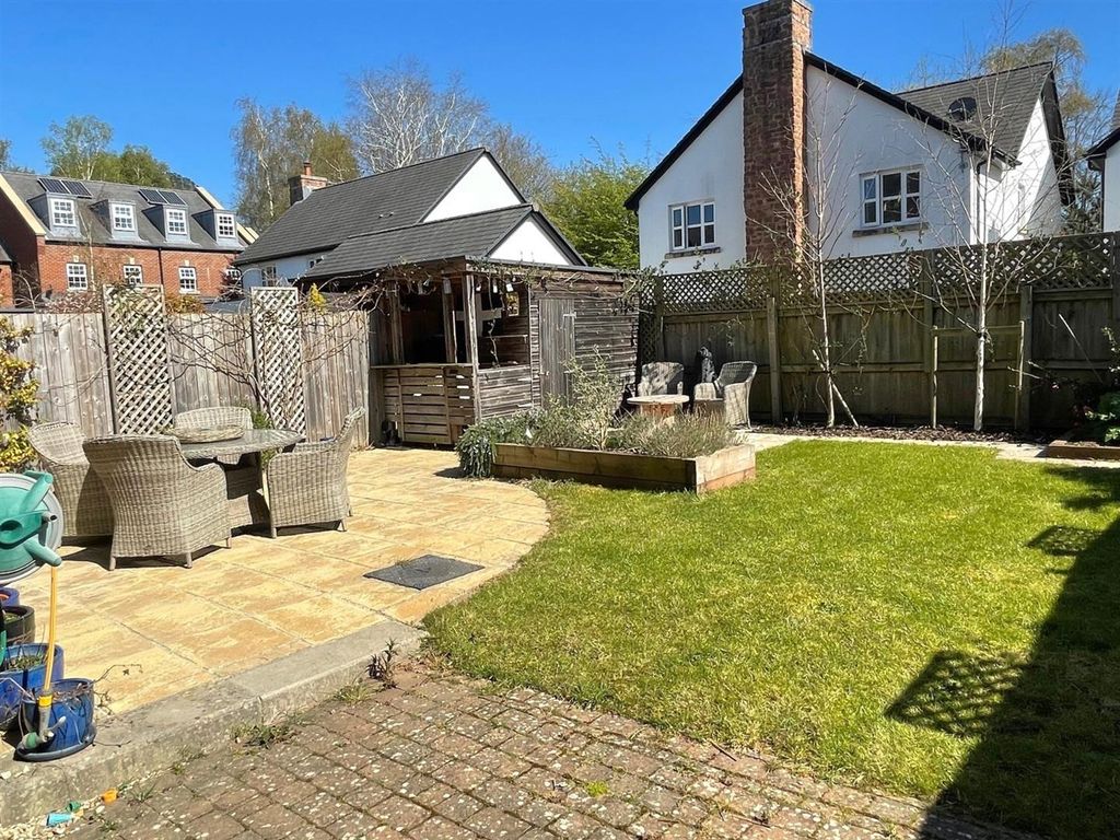 Property photo 3 of 24 Garden