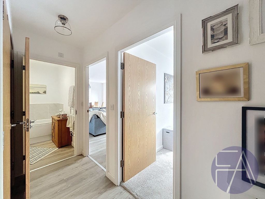 Property photo 2 of 12 4434913