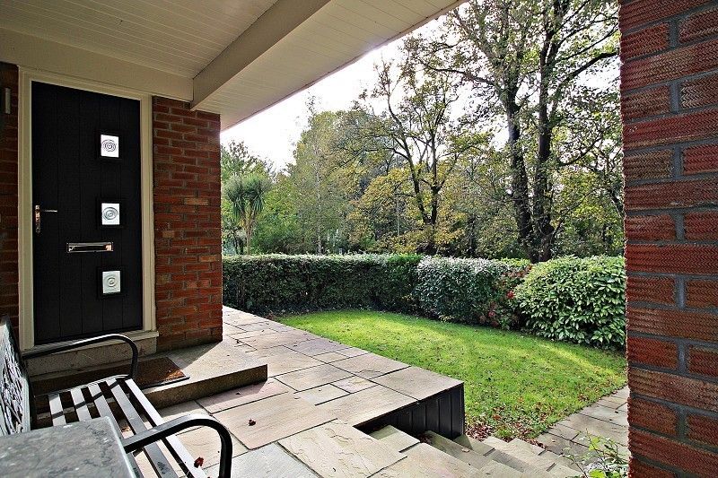 Property photo 2 of 34 Front Aspect