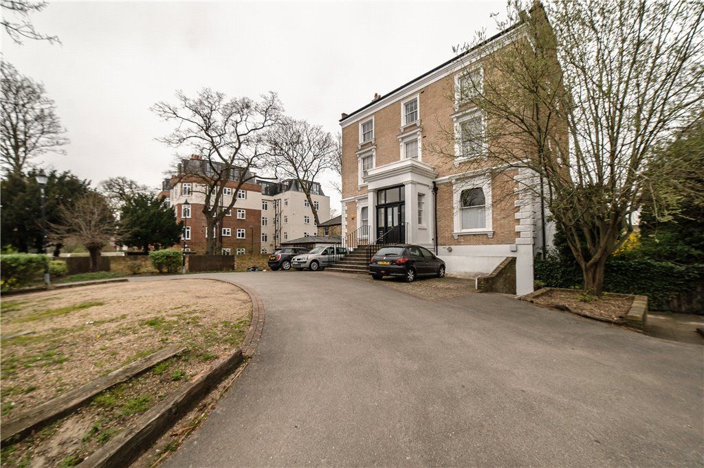 Property photo 3 of 10 Exterior