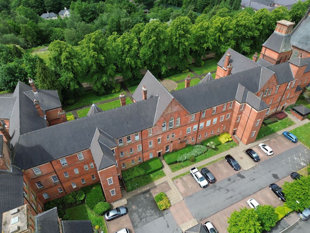 Property photo 1 of 16 Apartment Block And Communal Gardens