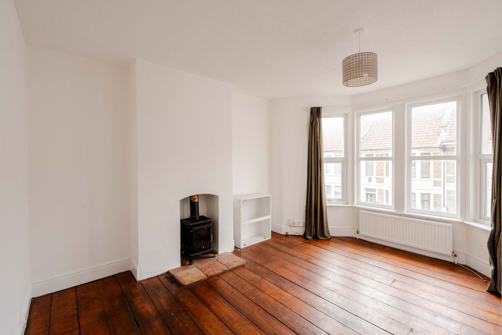 Property photo 1 of 13 1