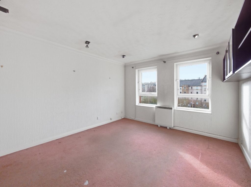 Property photo 3 of 16 Picture 3