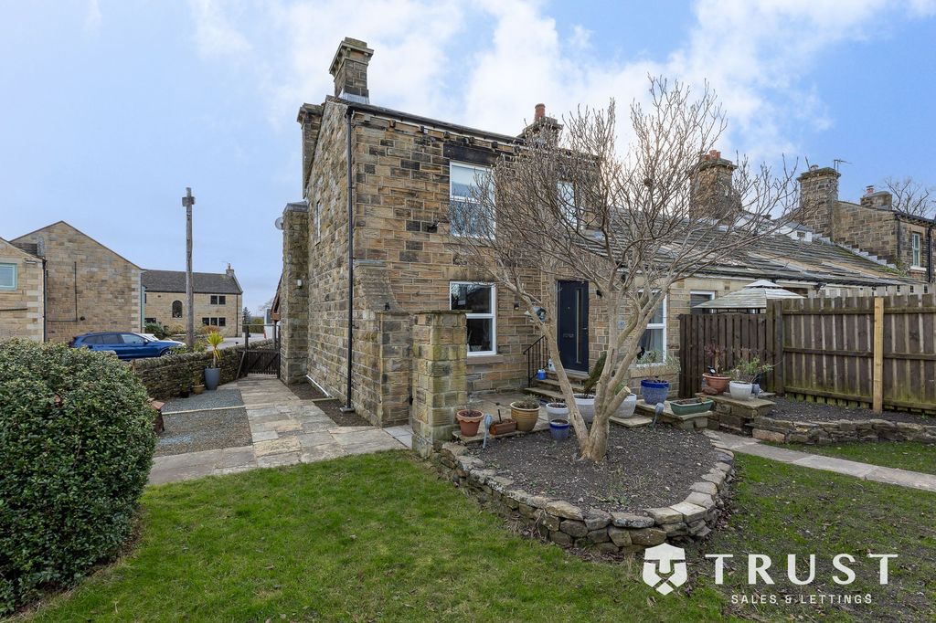 Property photo 1 of 31