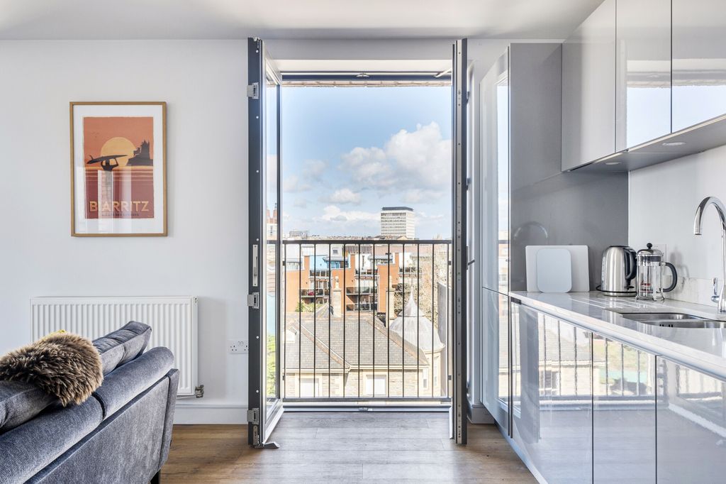 Additional image 13 of 2 bed flat for saleFrench Yard, Bristol BS1