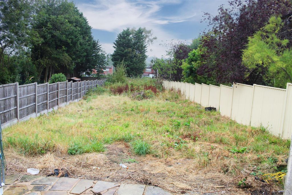 Property photo 2 of 19 New Rear Garden (2).Jpg