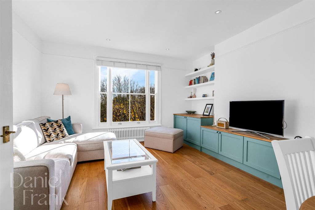 Property photo 2 of 21