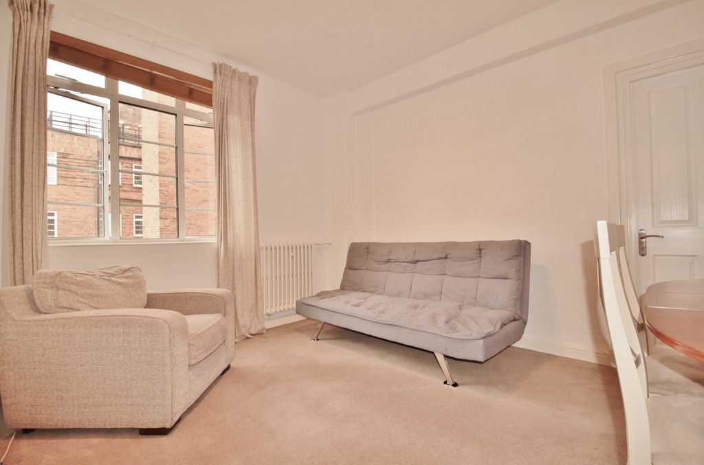 Property photo 3 of 12 Photo 7