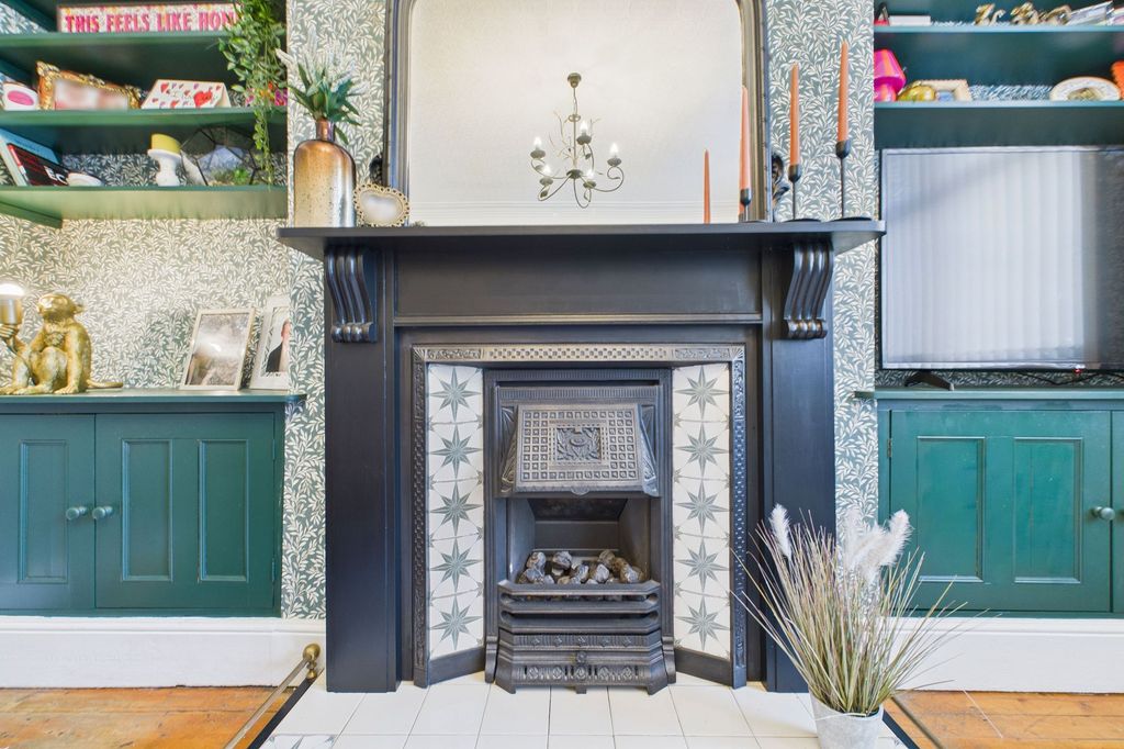 Property photo 3 of 24