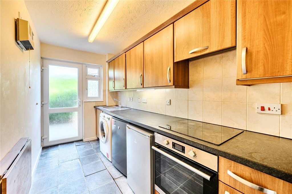 Property photo 2 of 16 Picture No. 14