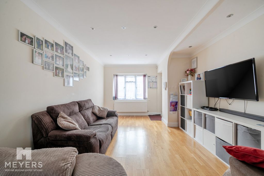 Property photo 2 of 14