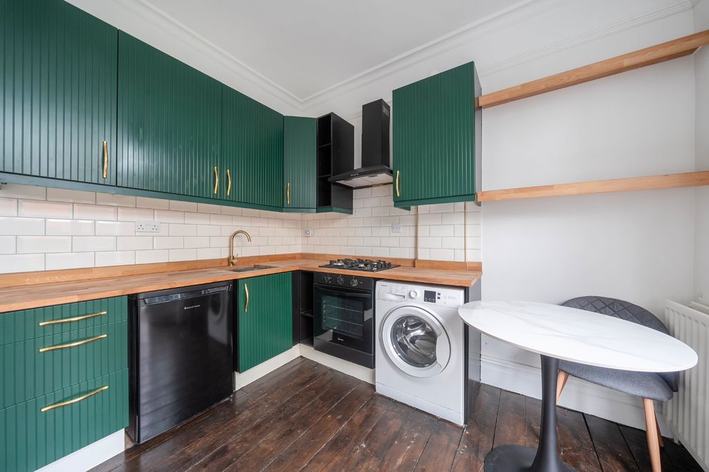 Property photo 2 of 10 Picture No. 14