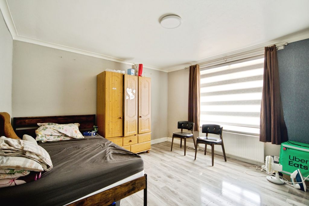 Property photo 3 of 16 Pbox-Img.Jpg