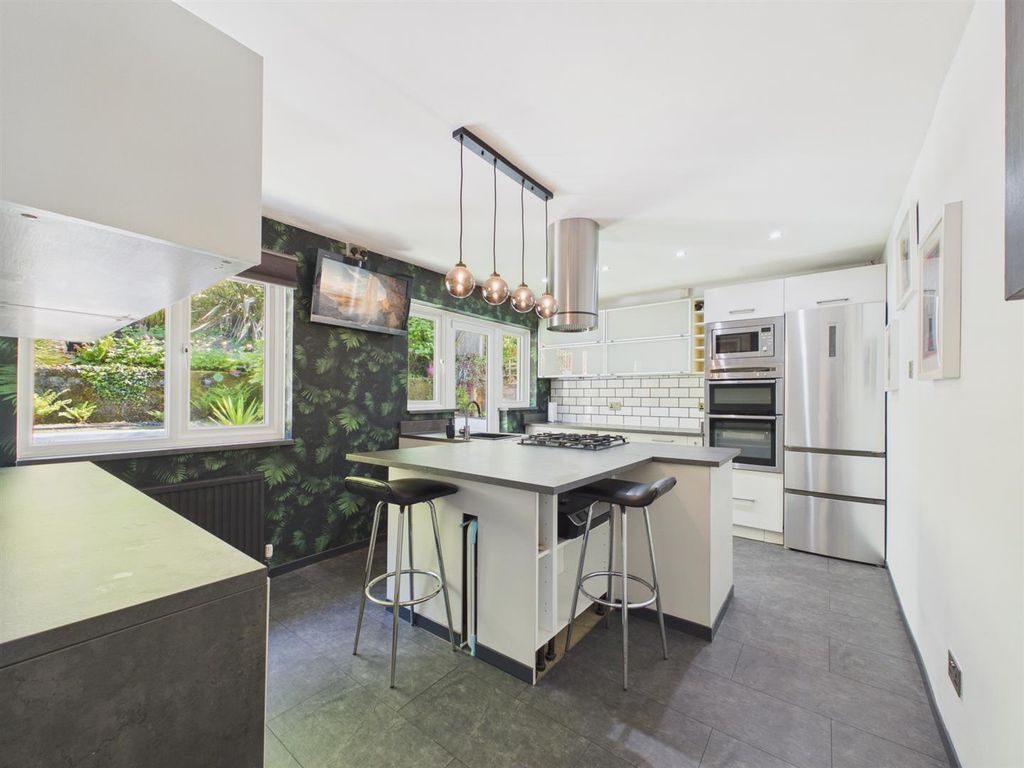 Property photo 3 of 12 Kitchen/Diner