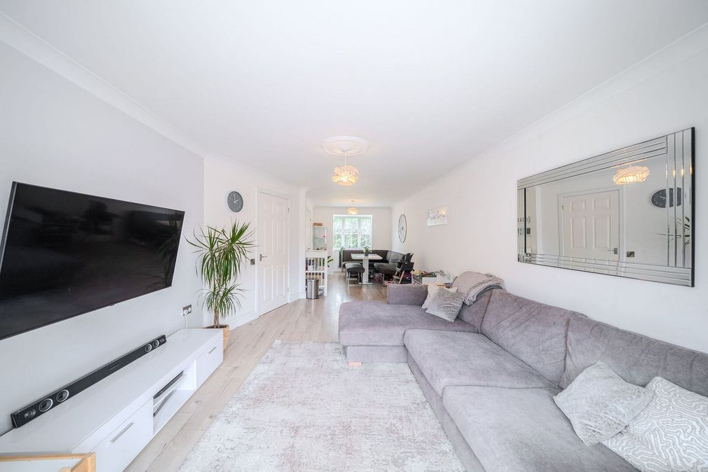 Property photo 2 of 30